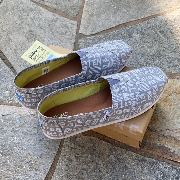 Toms Grey Chambray Ten Year Anniversary - Picture 2 of 12